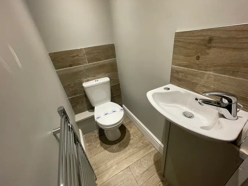 Modern 6 Bed, 3 Bath Student House // Jul 2026 - Image 13